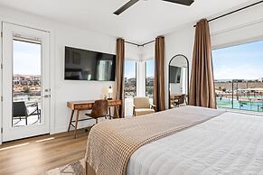 A Sapphire Sunset 5 Bedroom Townhouse