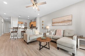 On The Rocks 3 Bedroom Condo by RedAwning