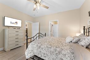 On The Rocks 3 Bedroom Condo by RedAwning