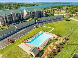 On The Rocks 3 Bedroom Condo by RedAwning