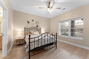 On The Rocks 3 Bedroom Condo by RedAwning