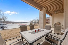 On The Rocks 3 Bedroom Condo by RedAwning