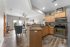 Skippin Stones 2 Bedroom Condo by RedAwning