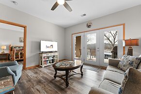 Skippin Stones 2 Bedroom Condo by RedAwning