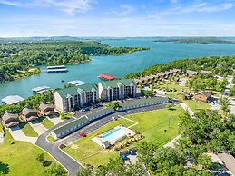 Skippin Stones 2 Bedroom Condo by RedAwning