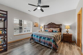 Skippin Stones 2 Bedroom Condo by RedAwning