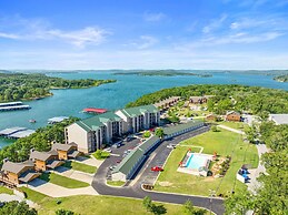 Skippin Stones 2 Bedroom Condo by RedAwning