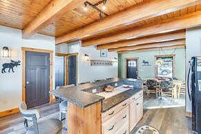 Lakefront New Hampshire Hideaway w/ Deck & Views