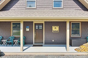 Lakefront New Hampshire Hideaway w/ Deck & Views