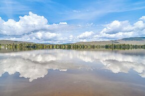 Lakefront New Hampshire Hideaway w/ Deck & Views