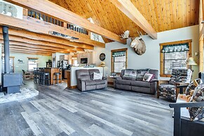 Lakefront New Hampshire Hideaway w/ Deck & Views