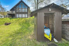 Lakefront New Hampshire Hideaway w/ Deck & Views
