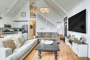 Serene Big Bear Retreat w/ Hot Tub + Game Room!