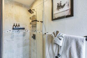 Serene Big Bear Retreat w/ Hot Tub + Game Room!