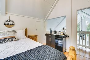 Serene Big Bear Retreat w/ Hot Tub + Game Room!