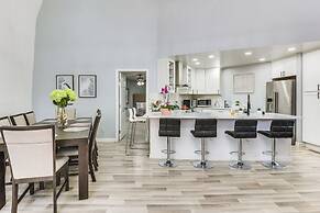 North San Diego Retreat W/deck, Fire Pit Table!