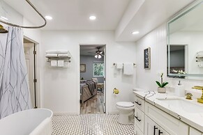North San Diego Retreat W/deck, Fire Pit Table!