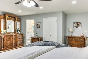 North San Diego Retreat W/deck, Fire Pit Table!