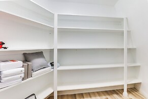 North San Diego Retreat W/deck, Fire Pit Table!