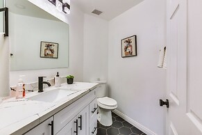 North San Diego Retreat W/deck, Fire Pit Table!