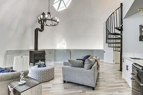 North San Diego Retreat W/deck, Fire Pit Table!