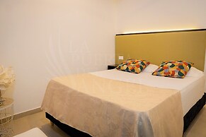 La Puerta del Angel Isla  Club