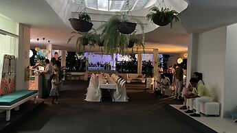 La Puerta del Angel Isla  Club