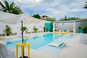 La Puerta del Angel Isla  Club