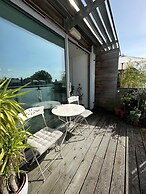Bright And Airy Islington Apartment