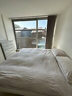 Bright And Airy Islington Apartment