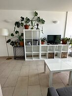 Bright And Airy Islington Apartment