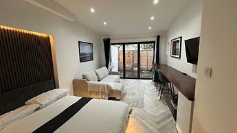 London Studios and Suites