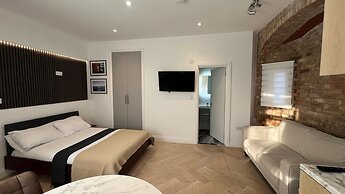 London Studios and Suites