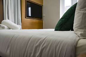 London Studios and Suites