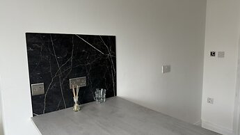 London Studios and Suites