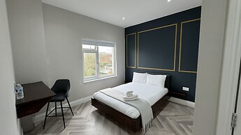 London Studios and Suites