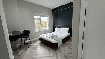 London Studios and Suites