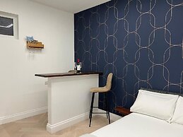 London Studios and Suites