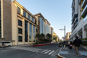 Spacious 1br Near Resorts World Manila Near Naia