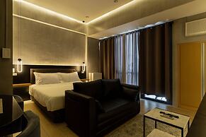 Spacious 1br Near Resorts World Manila Near Naia