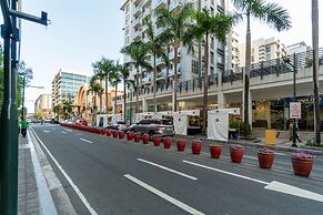 Spacious 1br Near Resorts World Manila Near Naia