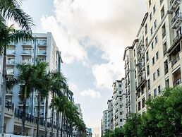 Spacious 1br Near Resorts World Manila Near Naia