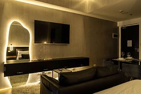 Spacious 1br Near Resorts World Manila Near Naia