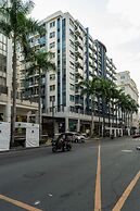 Spacious 1br Near Resorts World Manila Near Naia
