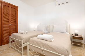 Tumeremos Holiday Apartment for 8 People Private Bbq Area