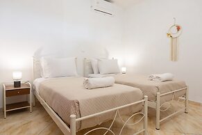 Tumeremos Holiday Apartment for 8 People Private Bbq Area