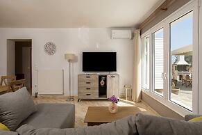 Tumeremos Holiday Apartment for 8 People Private Bbq Area