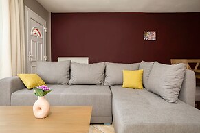 Tumeremos Holiday Apartment for 8 People Private Bbq Area