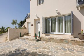 Tumeremos Holiday Apartment for 8 People Private Bbq Area