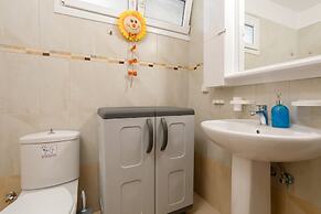 Tumeremos Holiday Apartment for 8 People Private Bbq Area